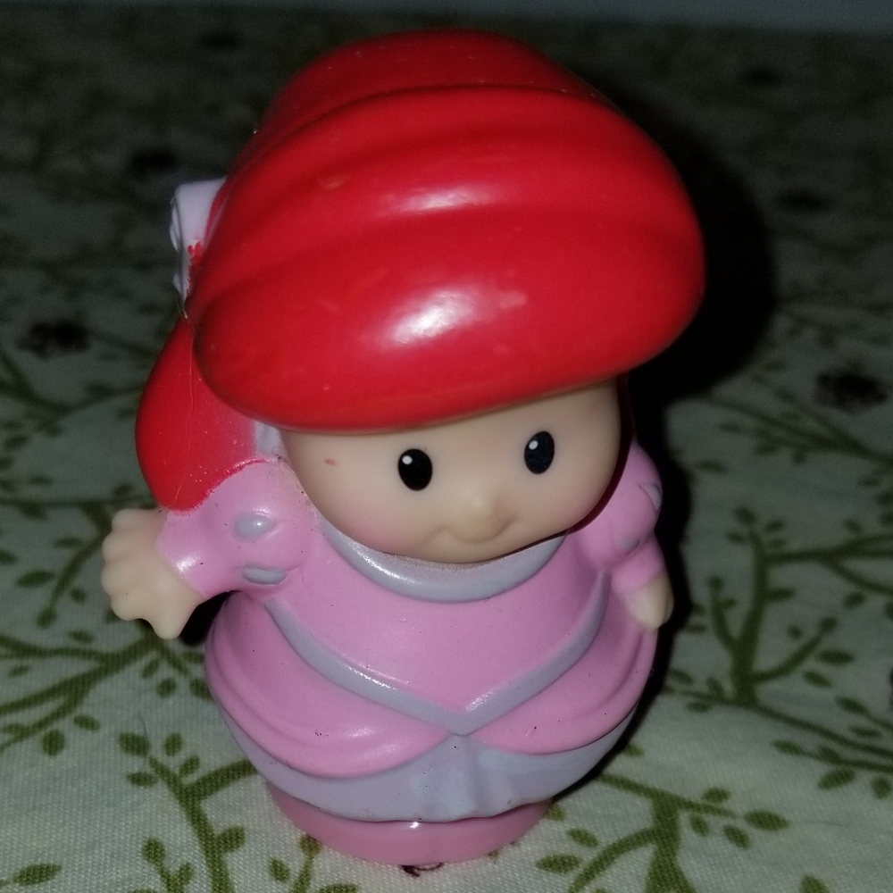 Fisher-Price Little Mermaid Ariel Little People Figure Pink Ball Gown